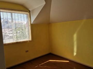 Se arrienda amplia y moderna casa