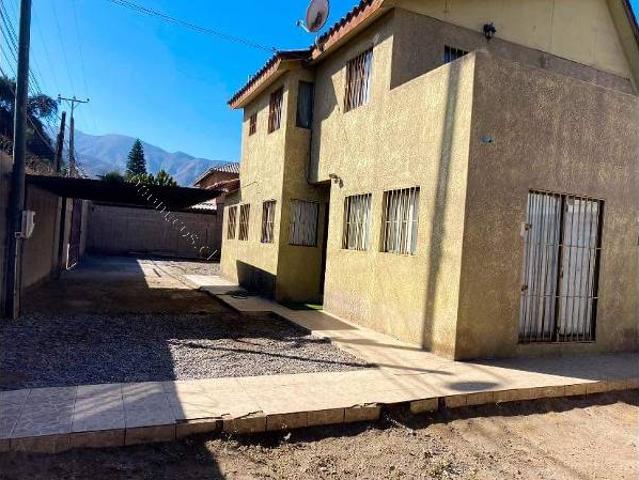 Se Arrienda Amplica Casa Excelente Ubicacion