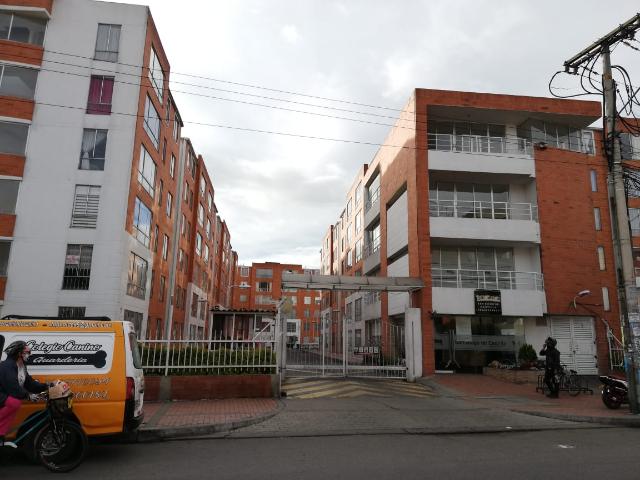 SE ARRIENDA APARTAMENTO BOGOTA CASTILLA CERCA TINTAL CIUDAD DE CALI C