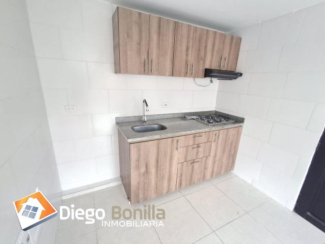 SE ARRIENDA APARTAMENTO EN EL CONJUNTO ARENILLO ARBOLEDA CAMPESTRE, TORRE 22 APTO 303. $700.000 ADMON INCLUIDA