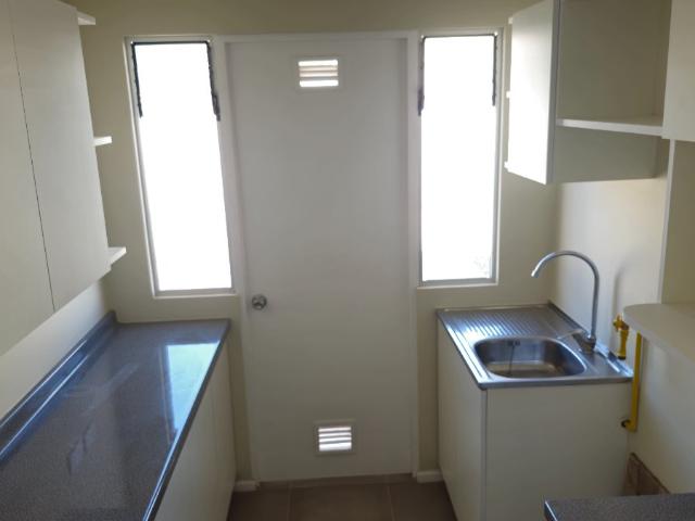 SE ARRIENDA CASA NUEVA EN CALLE LARGA