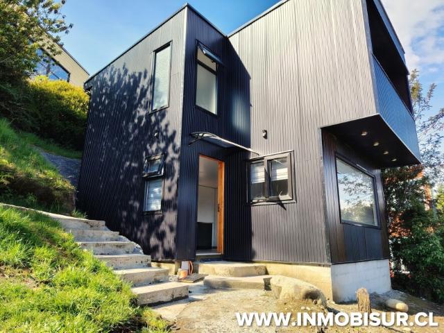 Se arrienda casa nueva en Condominio Los Pirineos