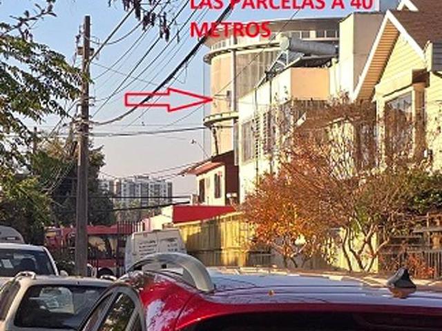 SE ARRIENDA CASA A 40 METROS ESTACIÓN LAS PARCELAS DEL METRO