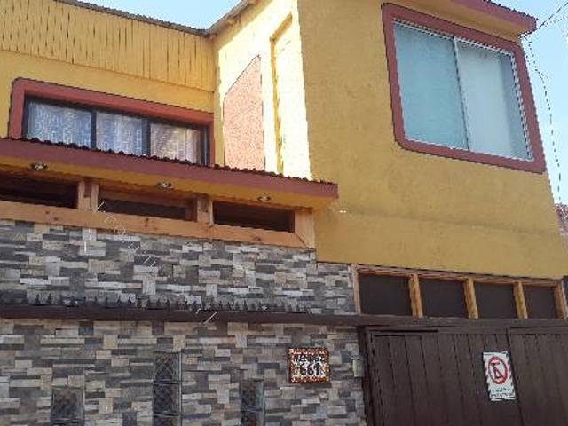 SE ARRIENDA CASA AMOBLADA