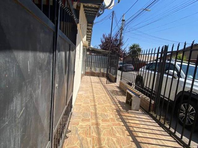 se arrienda casa amplia en colina, tres dormitorios