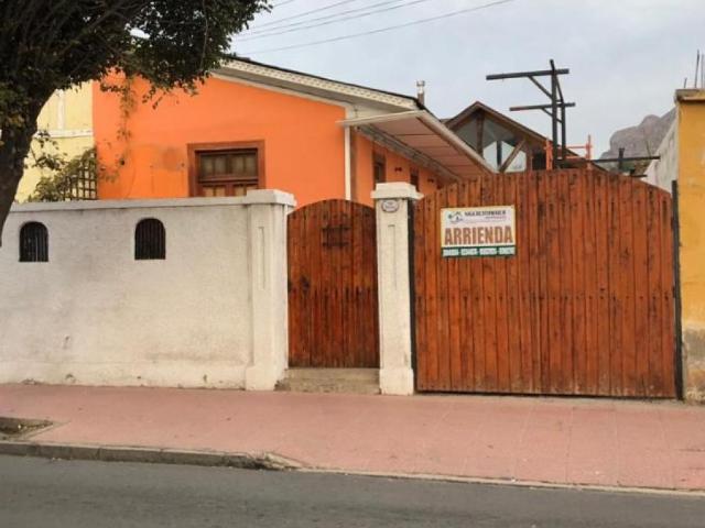 SE ARRIENDA CASA CENTRAL CON 4 HABITACIONES EN LOS ANDES
