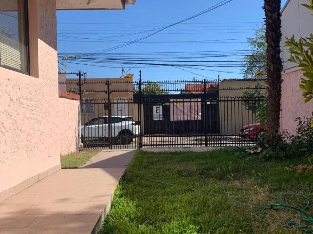 Se arrienda casa Central en Los Andes