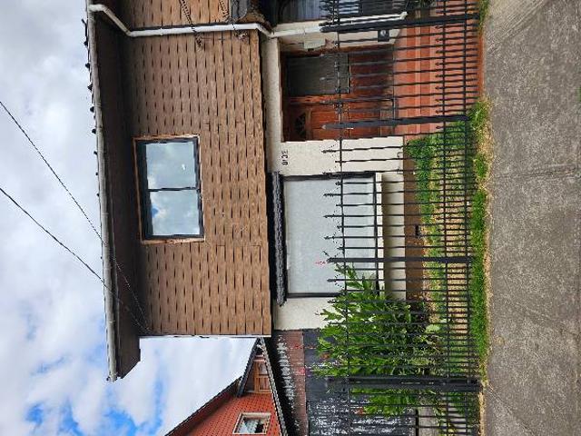 Se arrienda casa con excelente ubicación