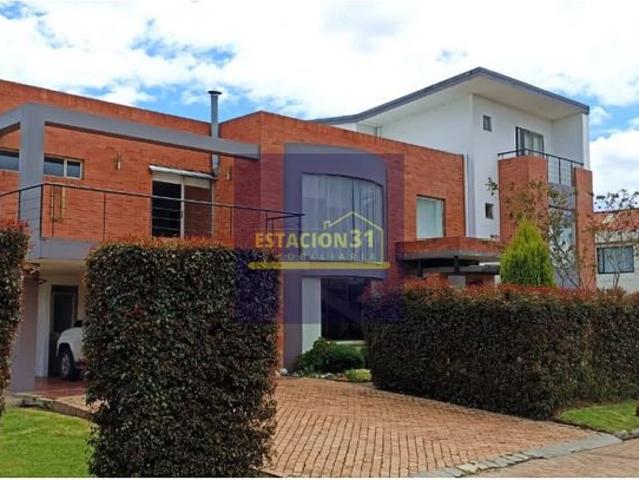 SE ARRIENDA CASA CONDOMINO SAN LORENZO CASA 3