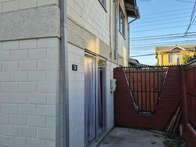 Se arrienda casa de dos pisos en condominio bellavista