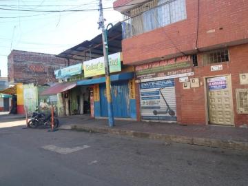 Se arrienda casa de un piso en el barrio el centro