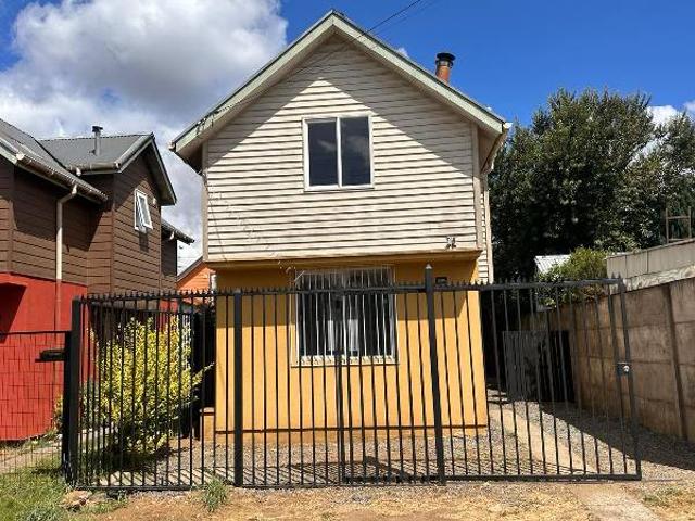 Se arrienda casa de 2 pisos