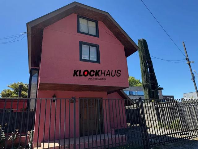 Se arrienda casa de 3 pisos, en lomas de san andres