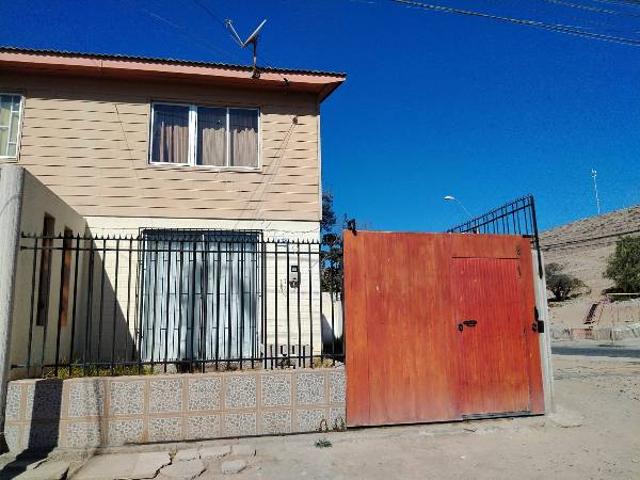 Se arrienda casa en altos del valle ciudad de Vallenar