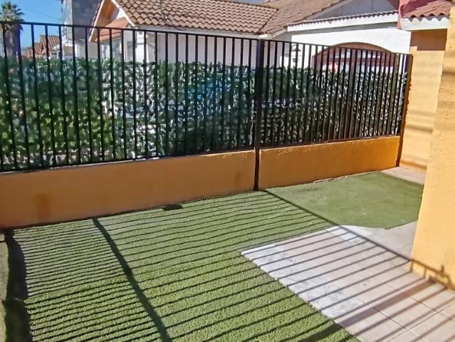 SE ARRIENDA CASA EN BARRIO UNIVERSITARIO, 4 DORMITORIOS, 2 BAÑOS  MUY AMPLIA