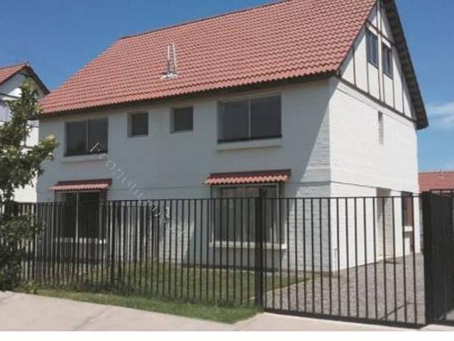 Se arrienda casa en barrio residencial