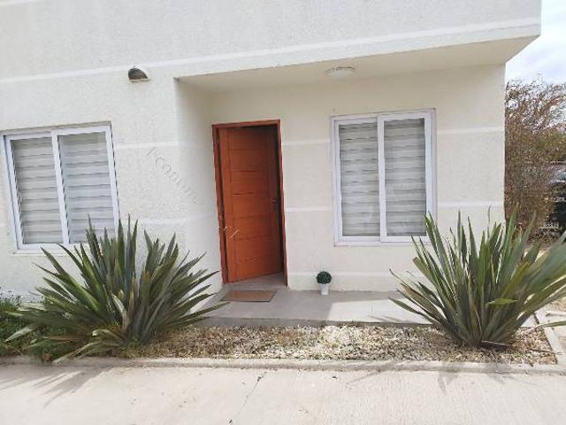 Se arrienda casa en condominio
