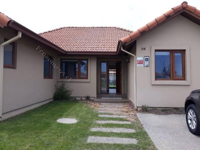 SE ARRIENDA CASA EN CONDOMINIO