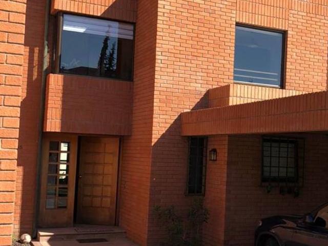 Se Arrienda casa en Condominio San Carlos de Apoquindo