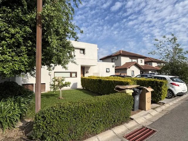 Se Arrienda Casa En Condominio Traiquén 3d+3b Chicureo
