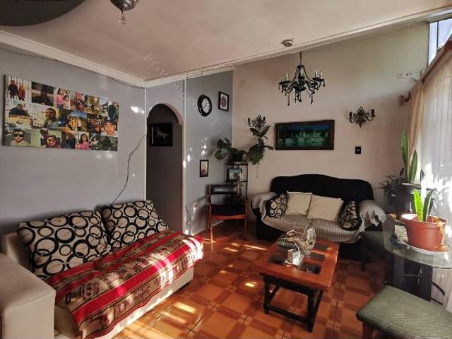 SE ARRIENDA CASA EN QUILLOTA