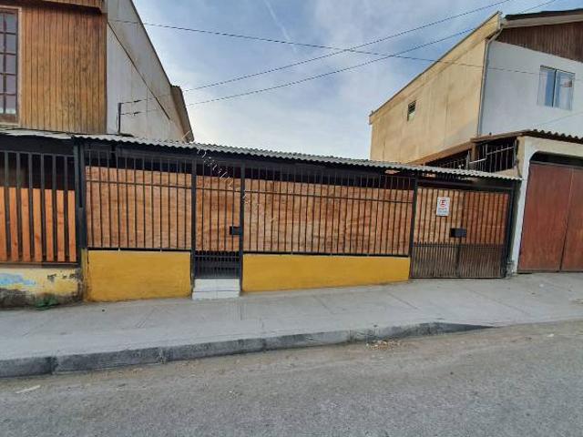 SE ARRIENDA CASA EN TIERRA AMARILLA