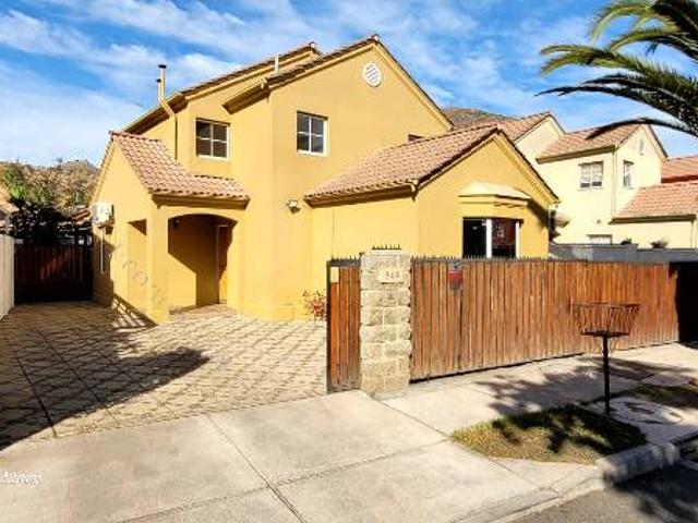 Se Arrienda casa en Valle lo Campino mod Alicante Quilicura