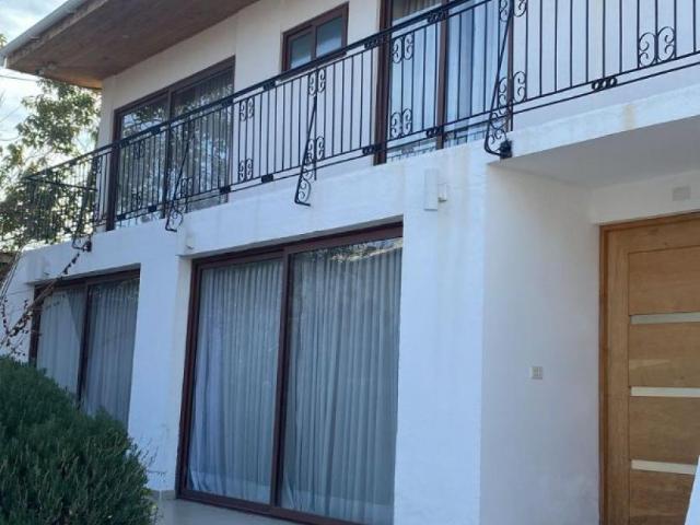 SE ARRIENDA CASA GRANDE PARA OFICINA