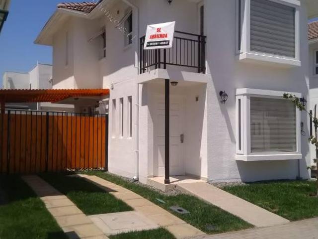 Se Arrienda Casa 2 pisos Aislada