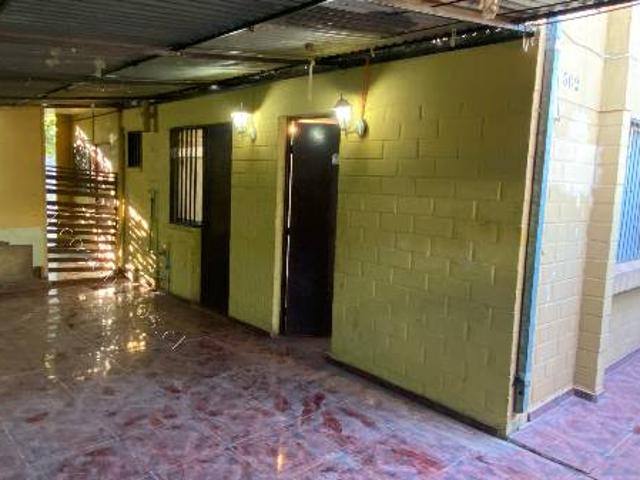 Se arrienda casa 2 pisos Lampa