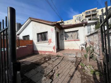 Se arrienda casa 2d 1b estacionamiento cerca metro ciudad