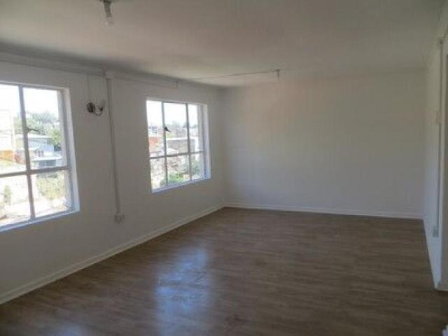 Se arrienda casa 3 dormitorios en Av Yerbas Buenas a 5 min de plaza Ecuador Valparaíso $450.000