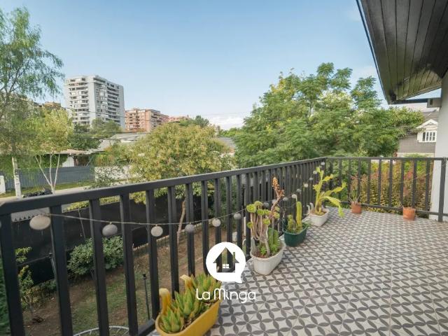 Se arrienda casa 3d/3b bello jardín remodelada las condes