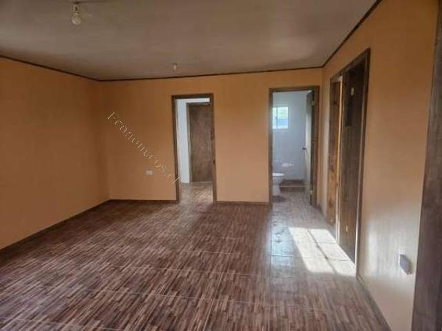 SE ARRIENDA CASA