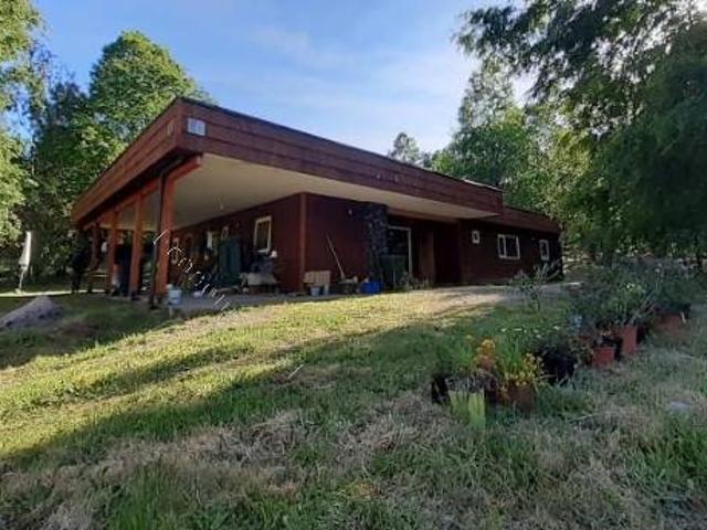 Se ARRIENDA casa 5D+3B Año Corrido