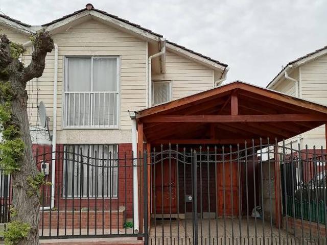 SE ARRIENDA CASA