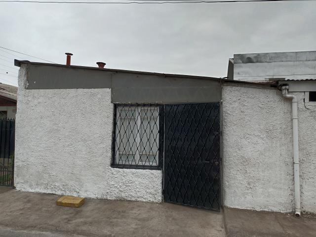 Se arrienda casita en Lo Prado