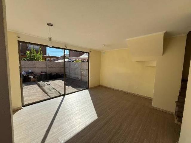 Se Arrienda Cómoda Casa