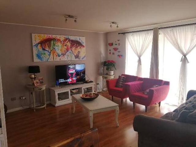 SE ARRIENDA cómoda casa, 2 piso, 4 dormitorio y 3 baños