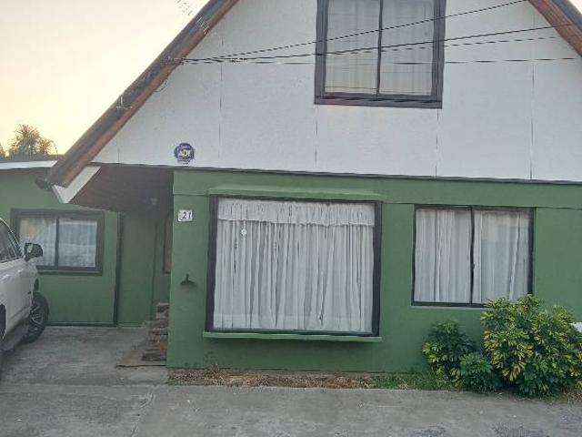 Se arrienda cómoda casa en condominio
