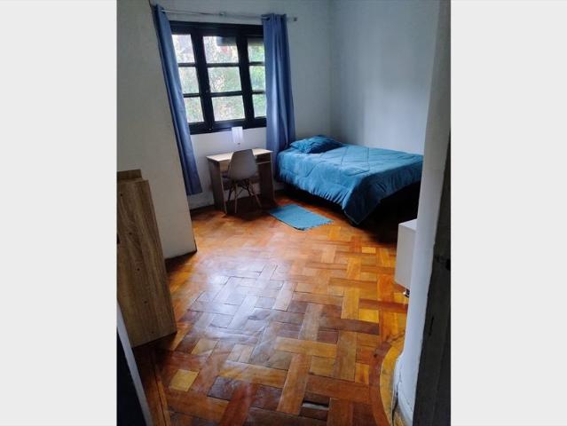 Se arrienda cuarto incluye todos los servicios luz,agua,gas, lavadora e internet us