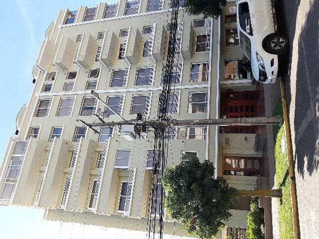 Se arrienda depto amoblado edificio puerto mayor