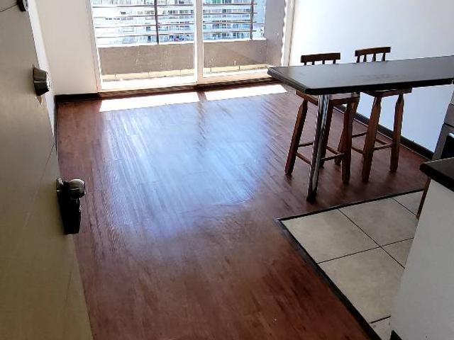 SE ARRIENDA DEPTO CON ESTACIONAMIENTO EN SANTIAGO CENTRO