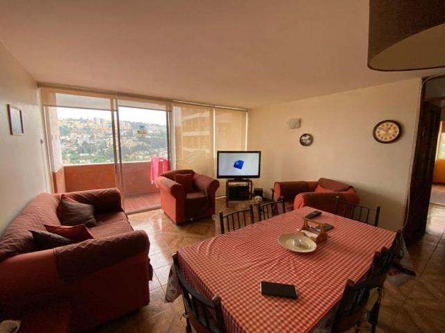 Se arrienda departamento amoblado en quinta claude