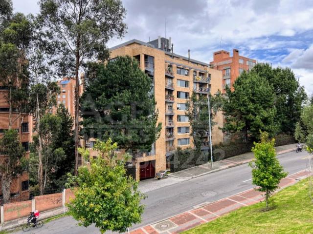 SE ARRIENDA ESPECTACULAR APARTAMENTO COLINA CAMPESTRE EDIFICIO MONTELADERA