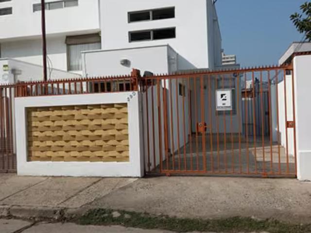 Se arrienda excelente casa no.4 cond. 7 norte viña