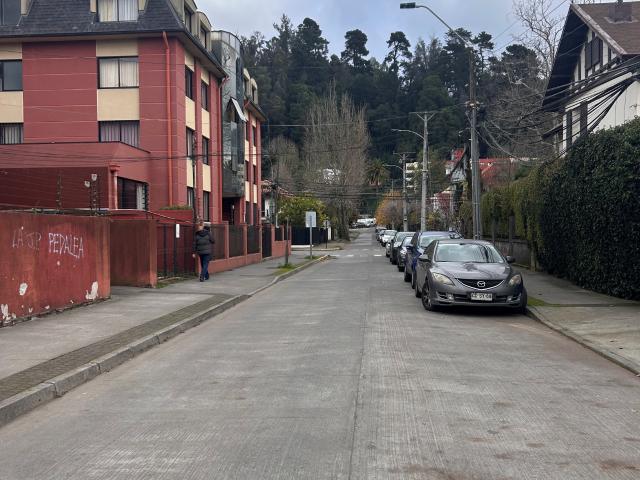 SE ARRIENDA EXCELENTE DEPARTAMENTO CON UN DORMITORIO Y ESTACIONAMIENTO O COMO OFICINA