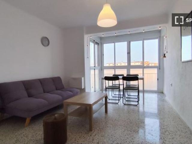 Se arrienda habitación en departamento compartido de 3 habitaciones en Miraflores de los Ángeles, to