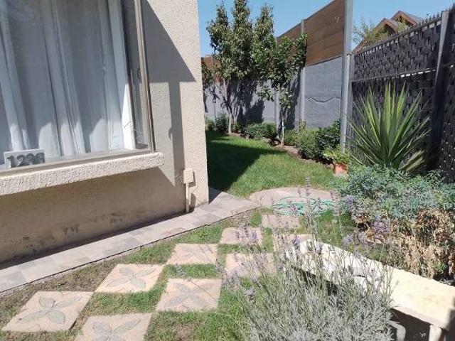SE ARRIENDA HERMOSA CASA
