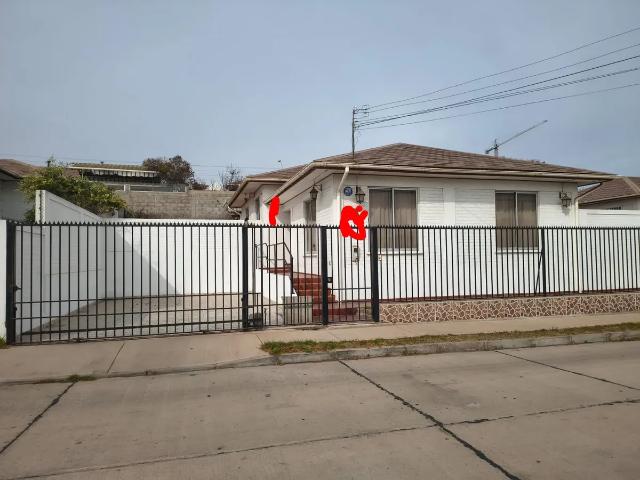 Se Arrienda Hermosa Casa Areyuna En Sector Los Hibiscus